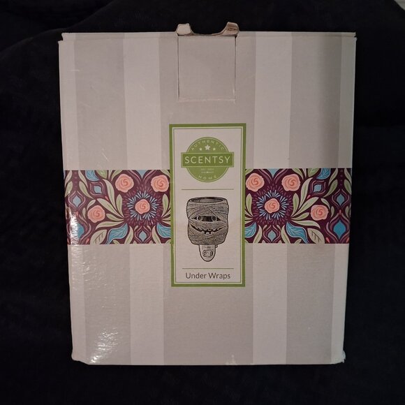 Scentsy Under Wraps Halloween Mummy Plug-In Wax Warmer With Box & Bulb *RETIRED* - Picture 14 of 15
